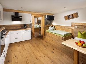 23981002-Doppelzimmer-2-Ramsau-300x225-2