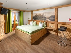 23981002-Doppelzimmer-2-Ramsau-300x225-3