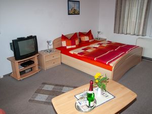 23888178-Doppelzimmer-2-Rappin-300x225-3