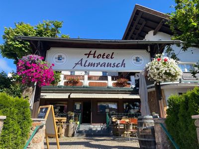 Herzlich Willkommen im Hotel Almrausch