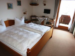 15222984-Doppelzimmer-3-Reit im Winkl-300x225-2