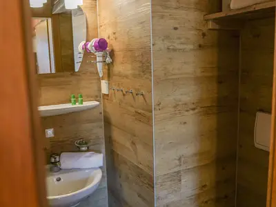 Economydoppelzimmer Bad