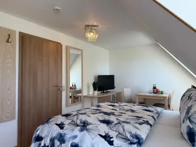 Doppelzimmer für 2 Personen (16 m²) in Hirschburg 2/7