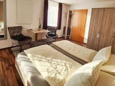 Doppelzimmer für 2 Personen (18 m²) in Ribnitz-Damgarten 9/10