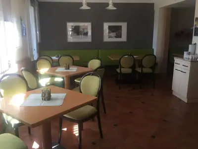 Doppelzimmer für 3 Personen (23 m²) in Riethnordhausen 10/10