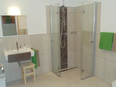Doppelzimmer Leimer - barrierefreies Bad