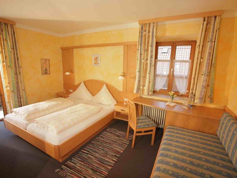 23307425-Doppelzimmer-2-Rosenheim (Bayern)-800x600-1