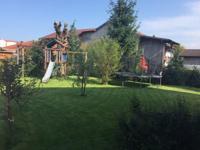 Garten mit Spielplatz