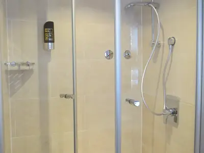 Dusche Doppelzimmer Economy 41