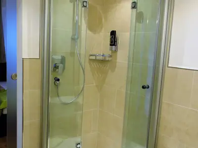 Familienzimmer Dusche Badezimmer 38/39