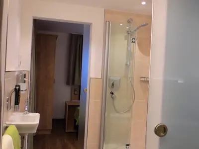 Familienzimmer Badezimmer 38/39