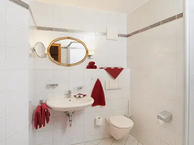 Bad Doppelzimmer ohne Balkon