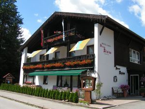 23308161-Doppelzimmer-2-Ruhpolding-300x225-1