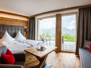 23696171-Doppelzimmer-2-Ruhpolding-300x225-2