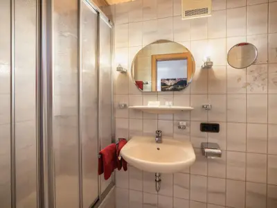 Bad kleines Zimmer ohne Balkon