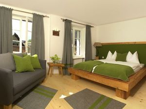 23533671-Doppelzimmer-2-Sankt Gilgen-300x225-2