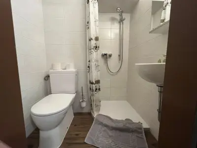 Doppelzimmer für 2 Personen (12 m²) in Sankt Pölten 4/7
