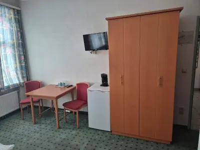 Doppelzimmer für 2 Personen (12 m²) in Sankt Pölten 4/7