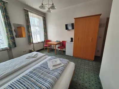Doppelzimmer für 2 Personen (12 m²) in Sankt Pölten 5/7