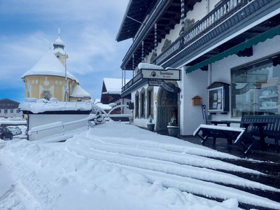 Hotel Aussenansicht Winter