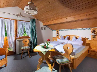Doppelzimmer mit Balkon, Dusche/WC, FlatTV