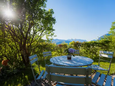 Sitzgelegenheit mit Bergblick