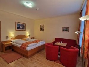 23588405-Doppelzimmer-2-Schottwien-300x225-5