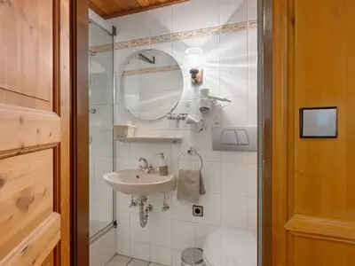 INSIDE, BATHROOM