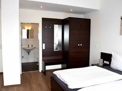 Doppelzimmer für 2 Personen (35 m²) in Schweinfurt 6/8