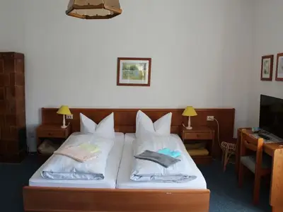 Doppelzimmer für 4 Personen (25 m²) in Schwerin 4/10