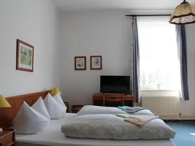 Doppelzimmer für 4 Personen (25 m²) in Schwerin 9/10