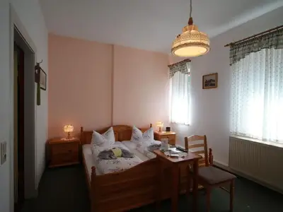 Doppelzimmer für 2 Personen (14 m²) in Sebnitz 10/10