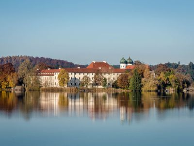 Blick auf das Kloster Seeon