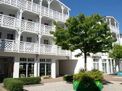 Doppelzimmer für 4 Personen (44 m²) in Sellin (Ostseebad) 1/10