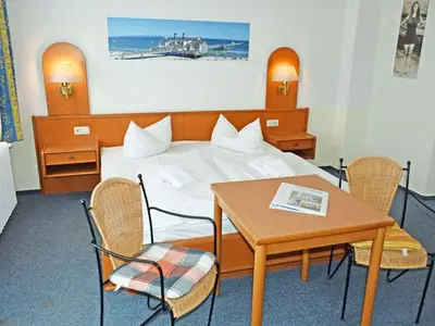 Doppelzimmer für 3 Personen (17 m²) in Sellin (Ostseebad) 10/10