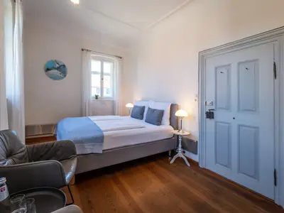 Doppelzimmer für 2 Personen (16 m²) in Sommerach 2/5