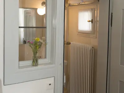 Doppelzimmer für 2 Personen (16 m²) in Sommerach 4/5