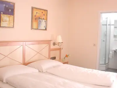 Doppelzimmer für 2 Personen (21 m²) in Sommerach 4/4