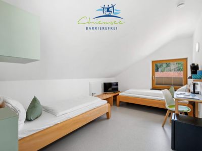 Zweibettzimmer mit Bad