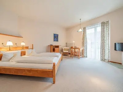 Reben & Bäume zu den Platanen