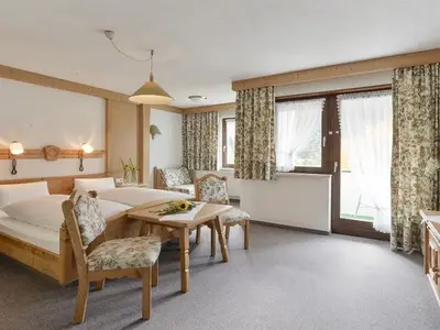 Doppelzimmer für 3 Personen (22 m²) in Wald am Arlberg 3/10
