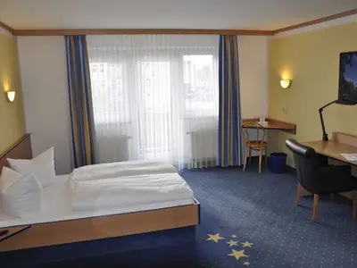 Doppelzimmer für 3 Personen (27 m²) in Neustadt 3/3