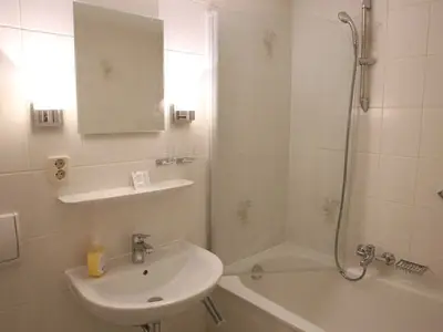 Doppelzimmer für 2 Personen (30 m²) in Magdeburg 5/6