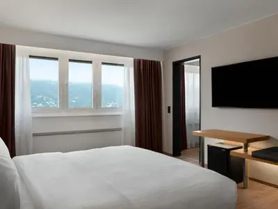 Doppelzimmer für 3 Personen (30 m²) in Innsbruck 4/10