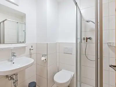 Badezimmer Dusche/WC und Fön