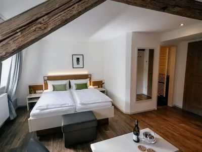 Doppelzimmer für 4 Personen (29 m²) in Dettelbach 6/9