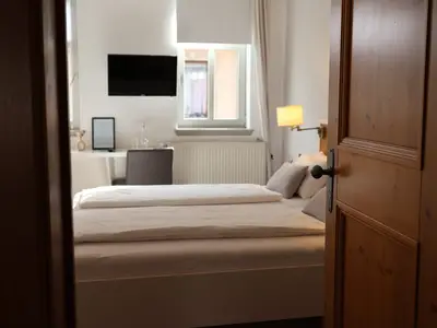 Doppelzimmer für 2 Personen (18 m²) in Dettelbach 2/10