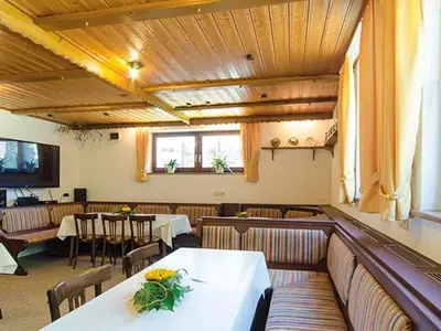 Doppelzimmer für 2 Personen (11 m²) in Ahorntal 6/10