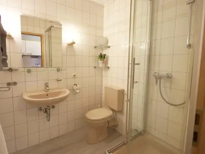 Dusch-Bad im Zimmer Gröde