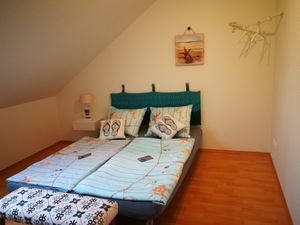 23328096-Doppelzimmer-2-Steenfeld-300x225-2